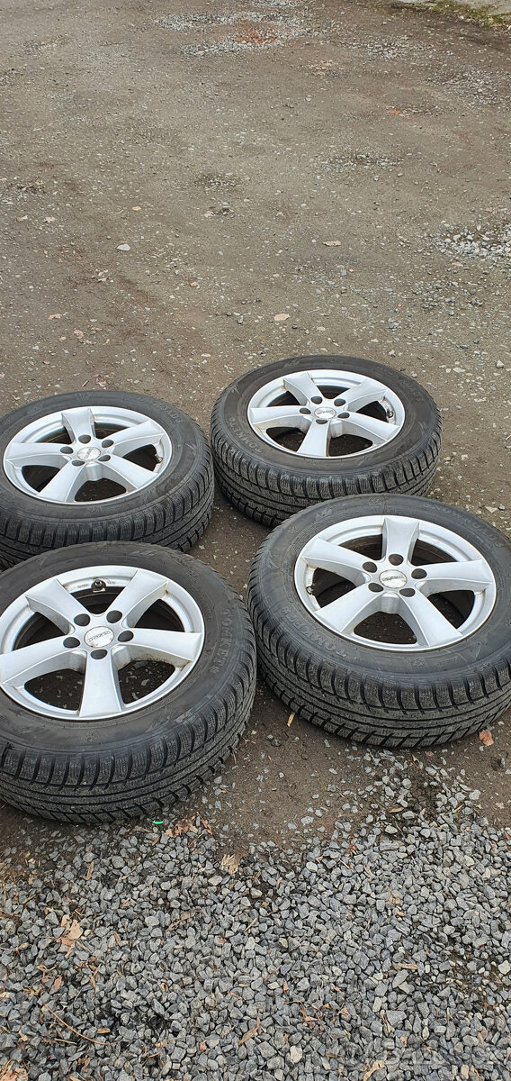 Prodám alu disky se zimními pneu na Suzuki Vitara