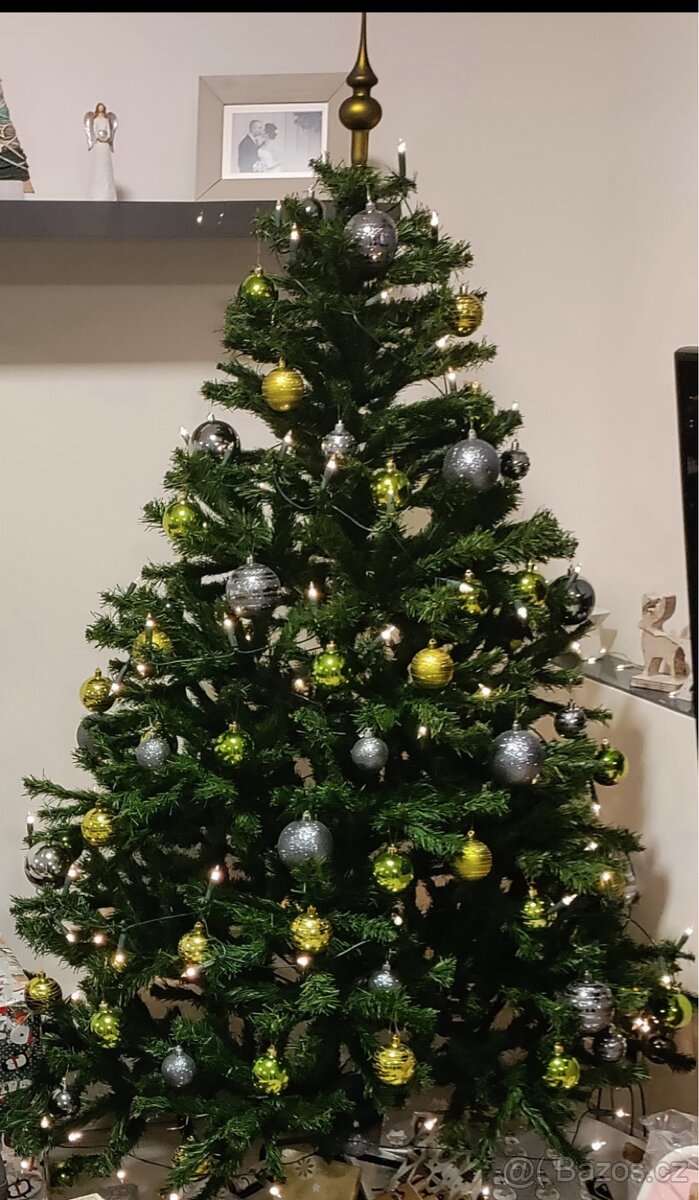 Vánoční stromek 180cm