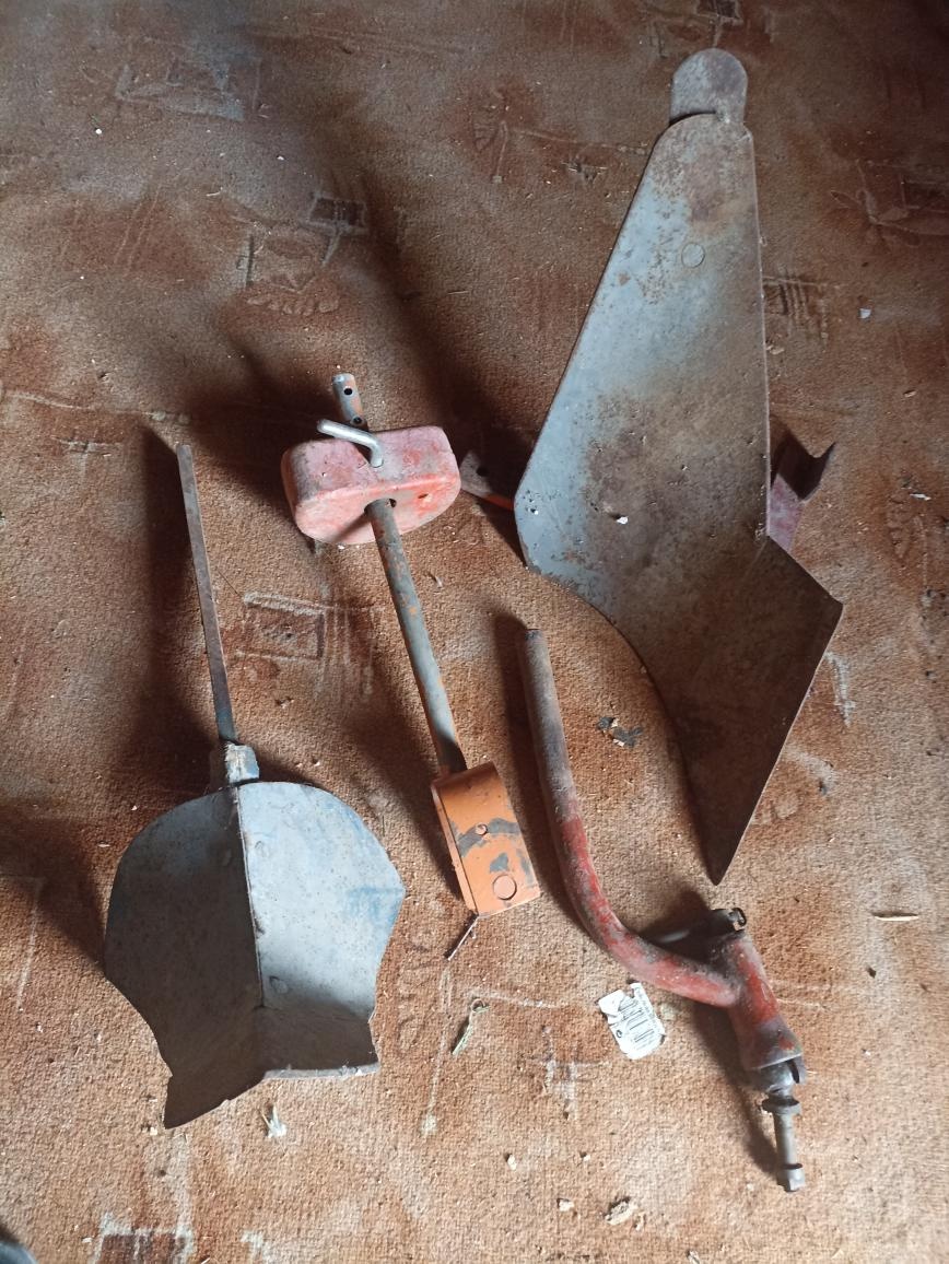 Pluh asi na frézu a příslušenství