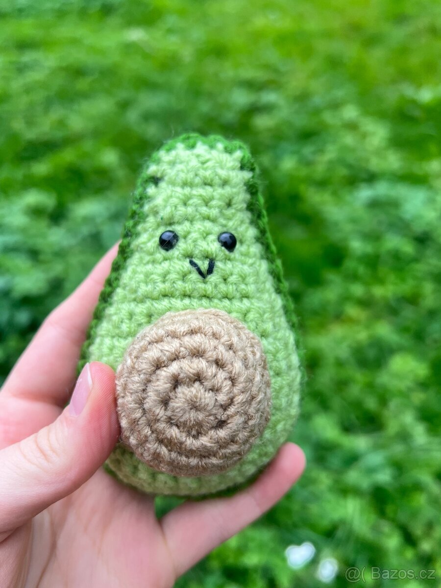 Háčkovaná hračka - avokádo