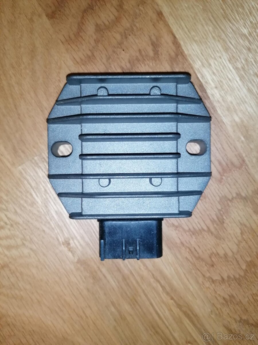 regulátor dobíjení