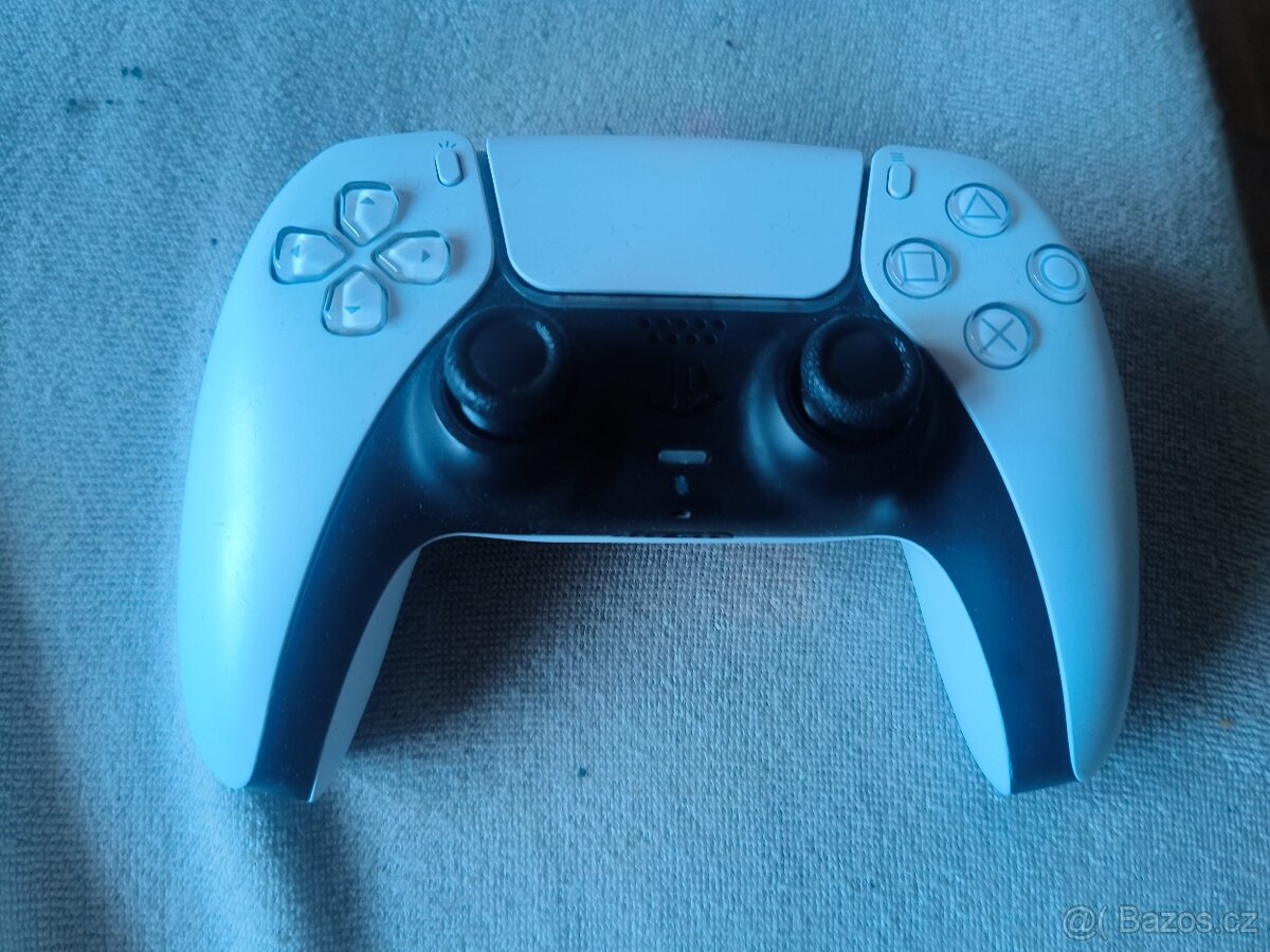 Ovladač PS5 na ND