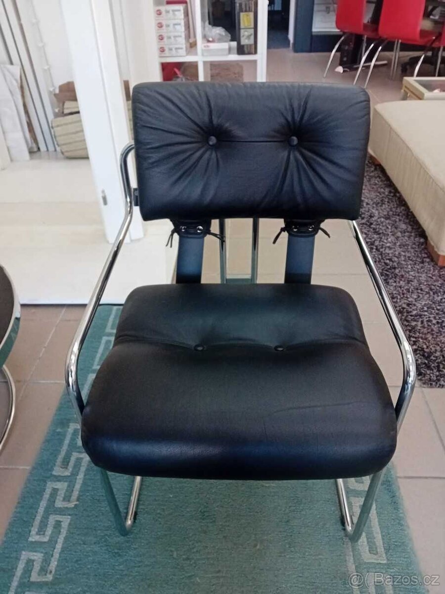 KOMPLETNÍ VÝPRODEJ PŘEDVÁDĚCÍHO NÁBYTKU ZE SHOWROOMU