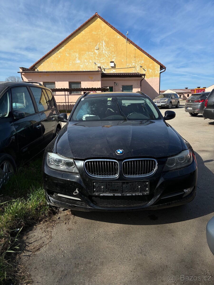 BMW e91 320d 2011 na náhradní díly.