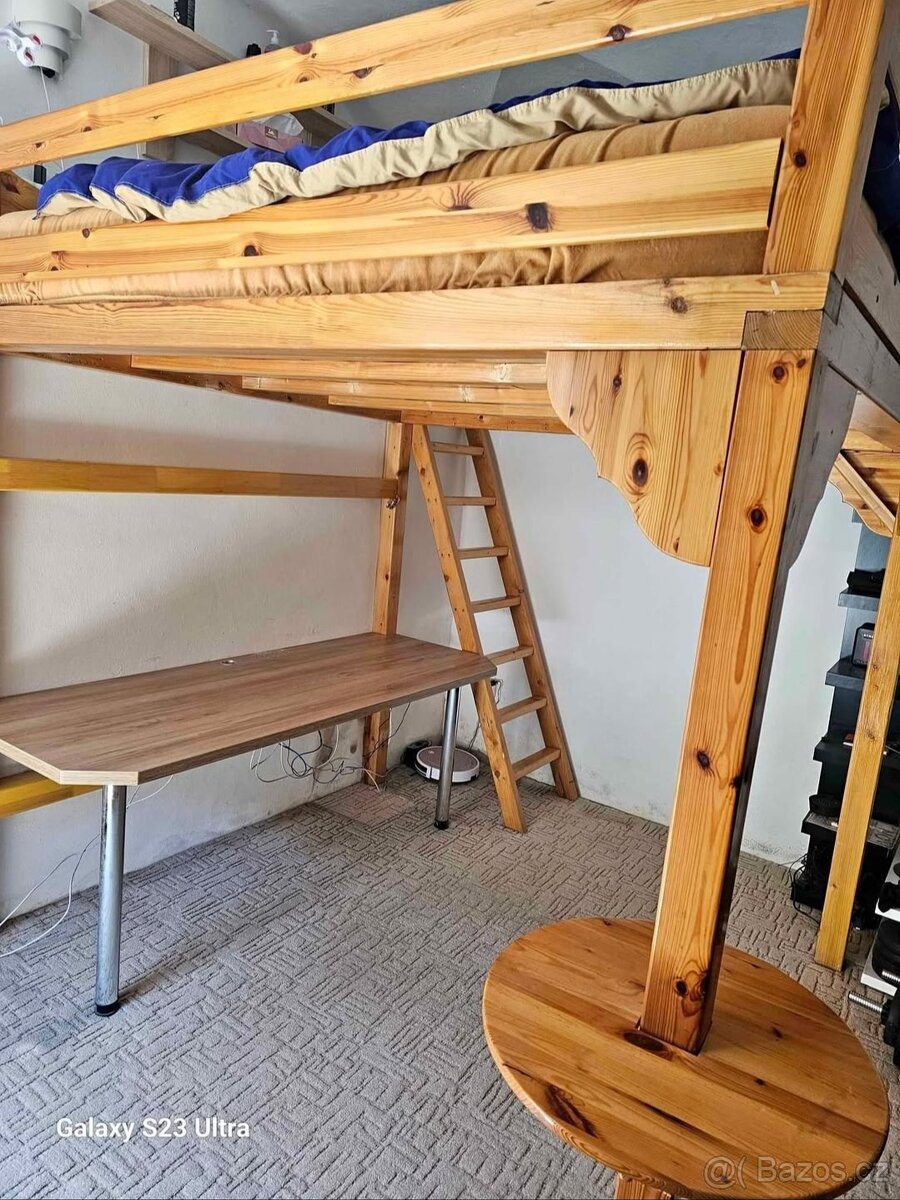 Spací patro 200x200+pc stůl