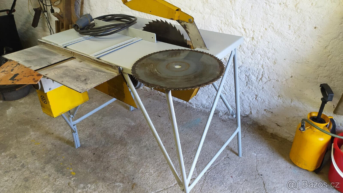 Kotoučová pila Narex TKP40 s hoblovkou. Zachovalá. Příkon 2,