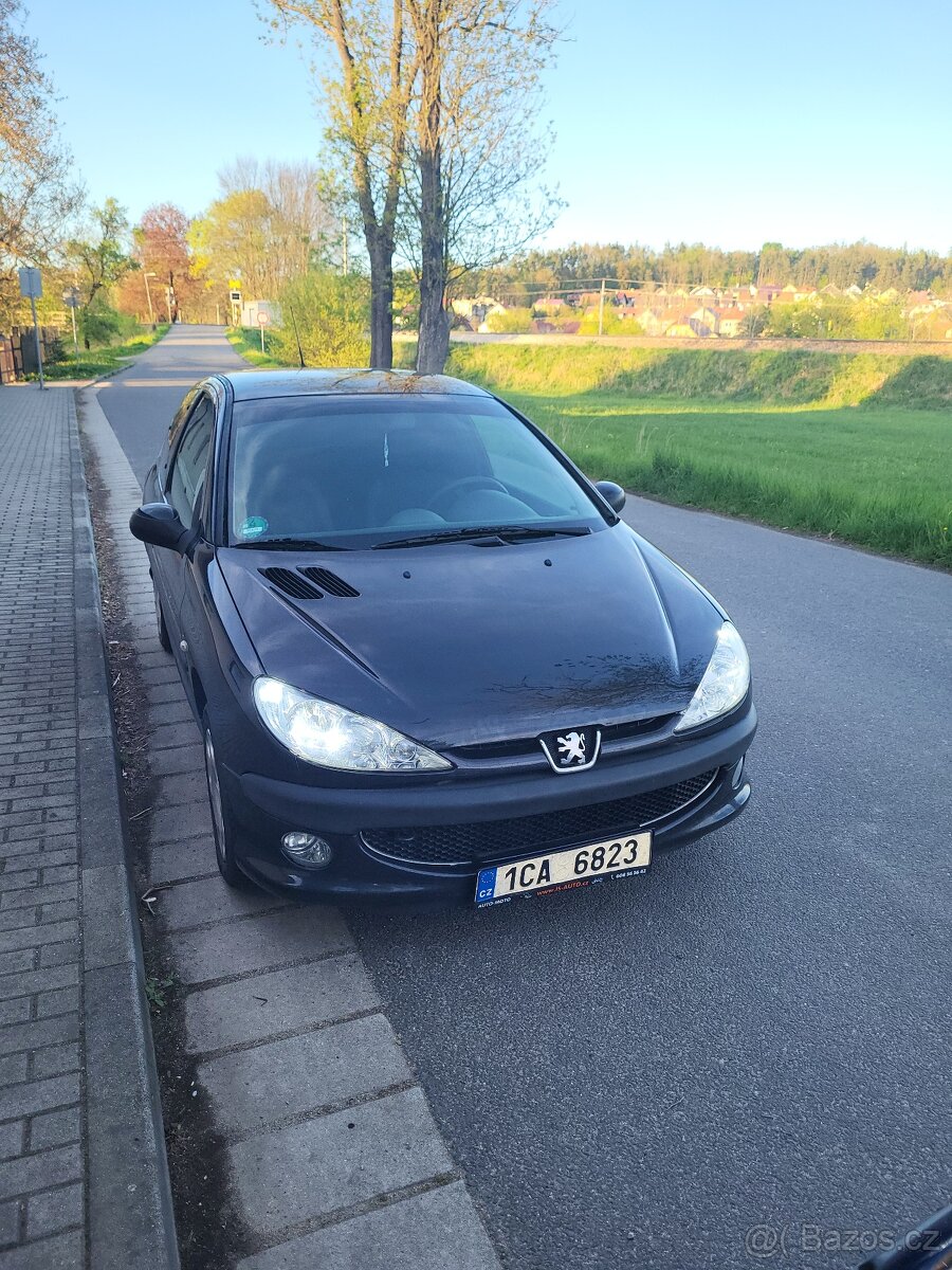 Peugeot 206 1.4 benzín STK do xx/26