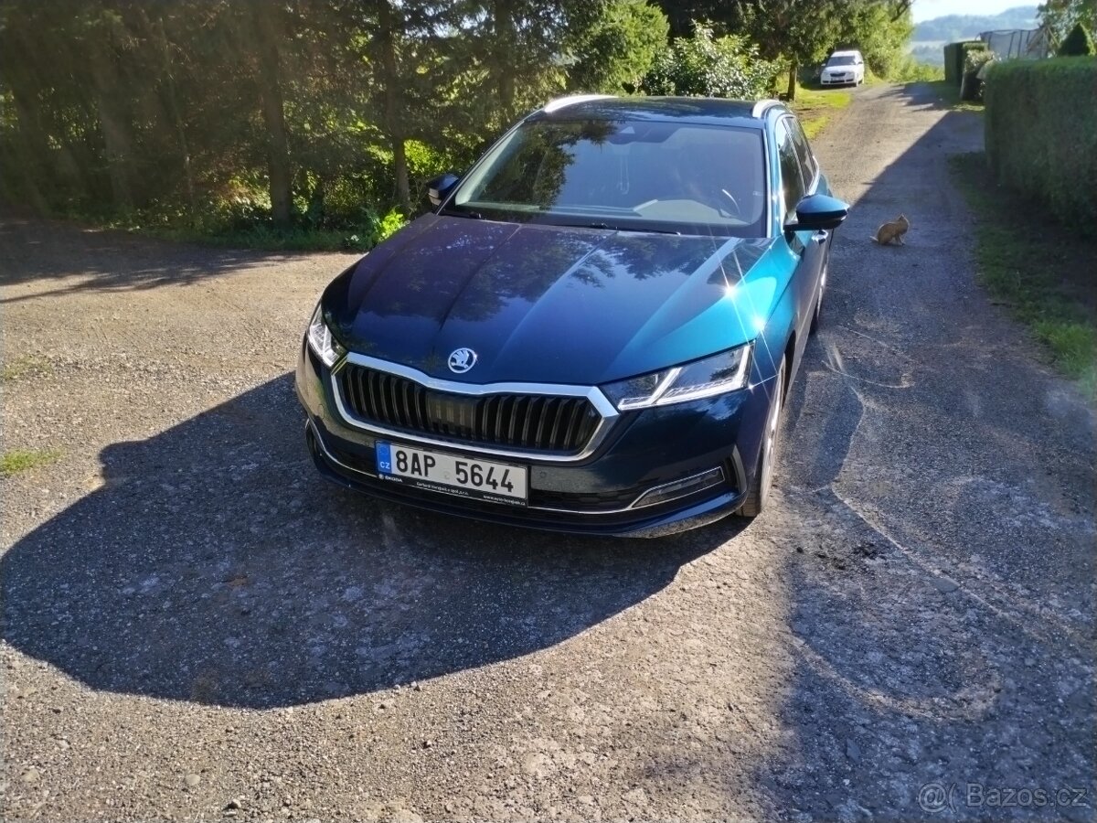 44 tisíc km.Škoda Octavia combi style plus 2.0 TDI 85 kw