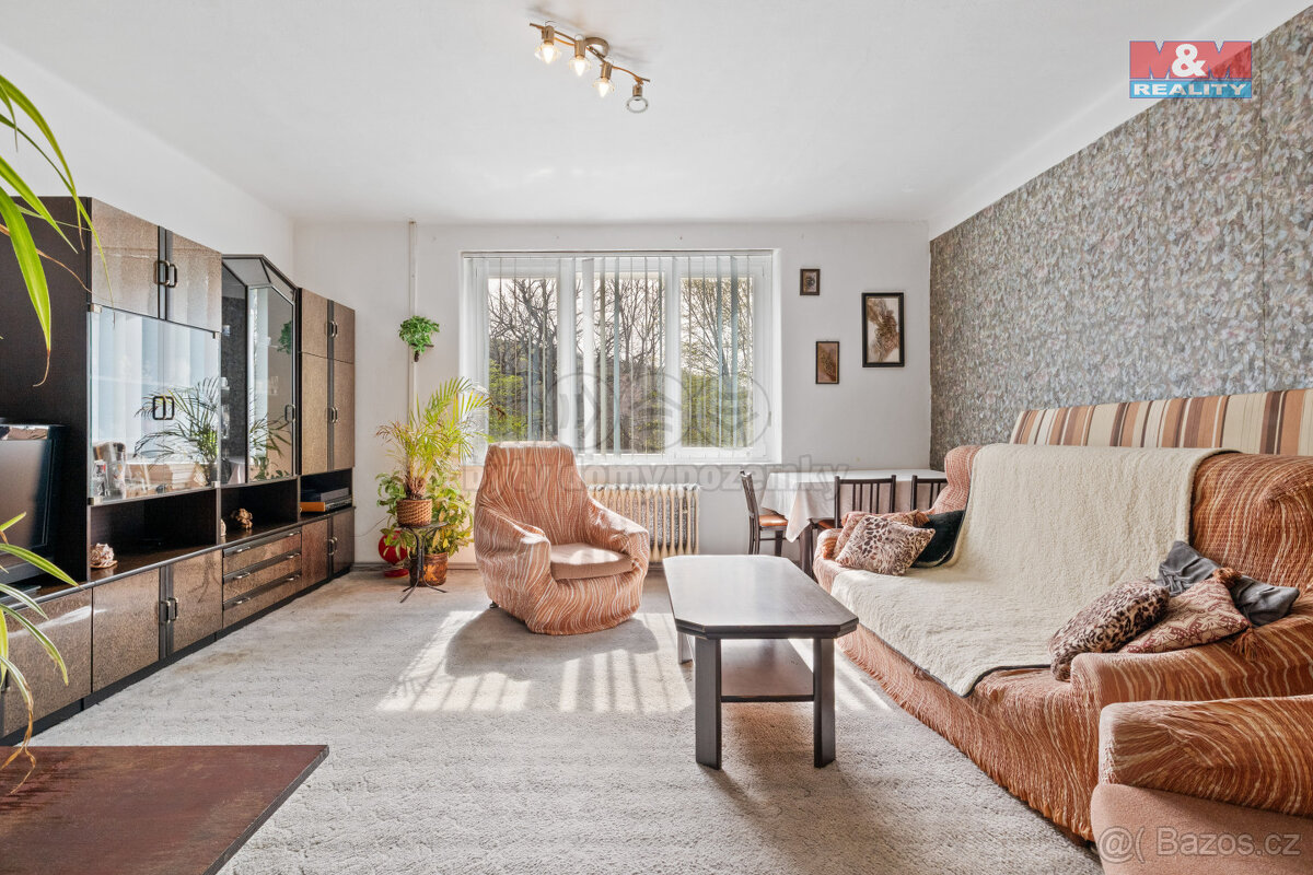 Prodej bytu 4+1, 92 m², Komárov, ul. Nad Oborou