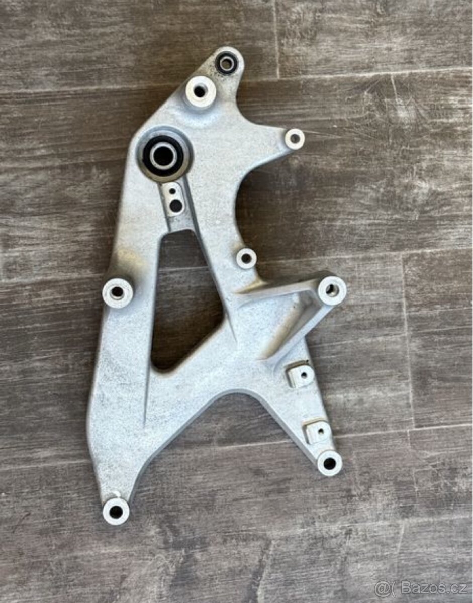 uchycení motoru tlumice honda forza 125