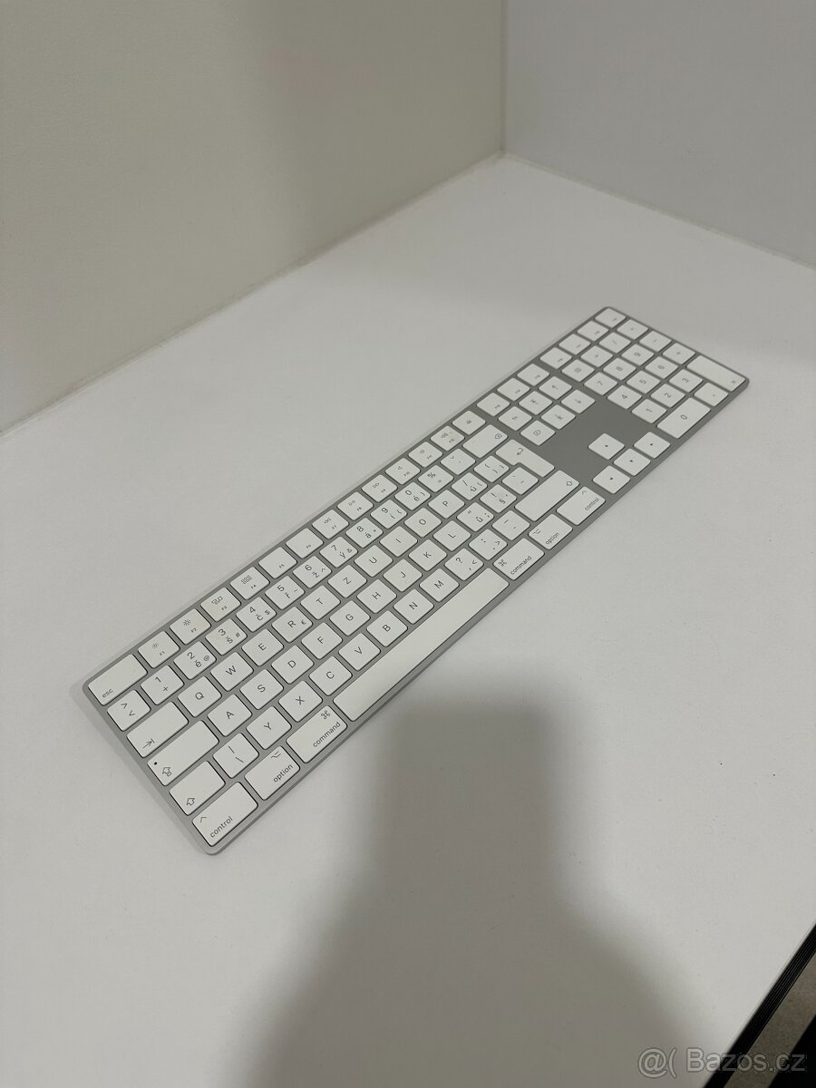 Apple Magic Keyboard (Bez Touch ID) TOP Stav