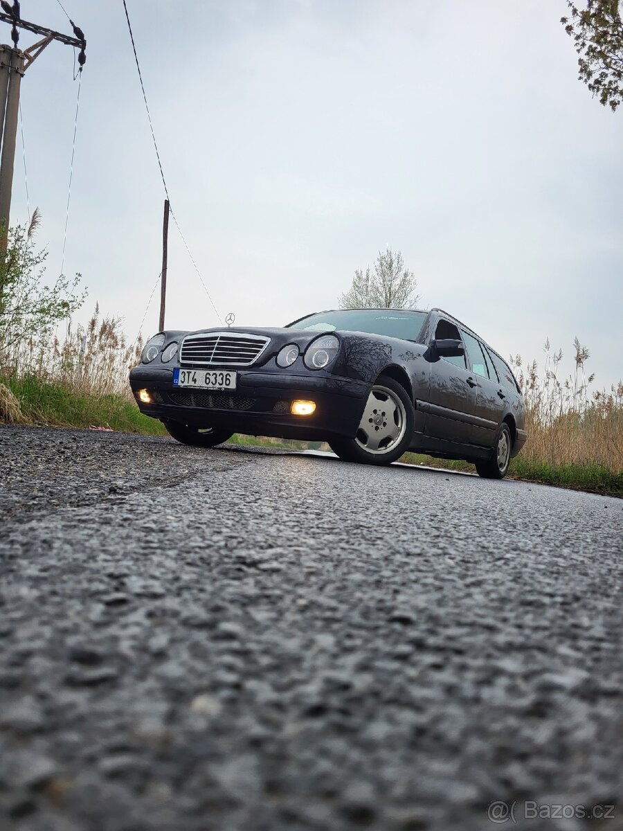 Mercedes Benz E W210