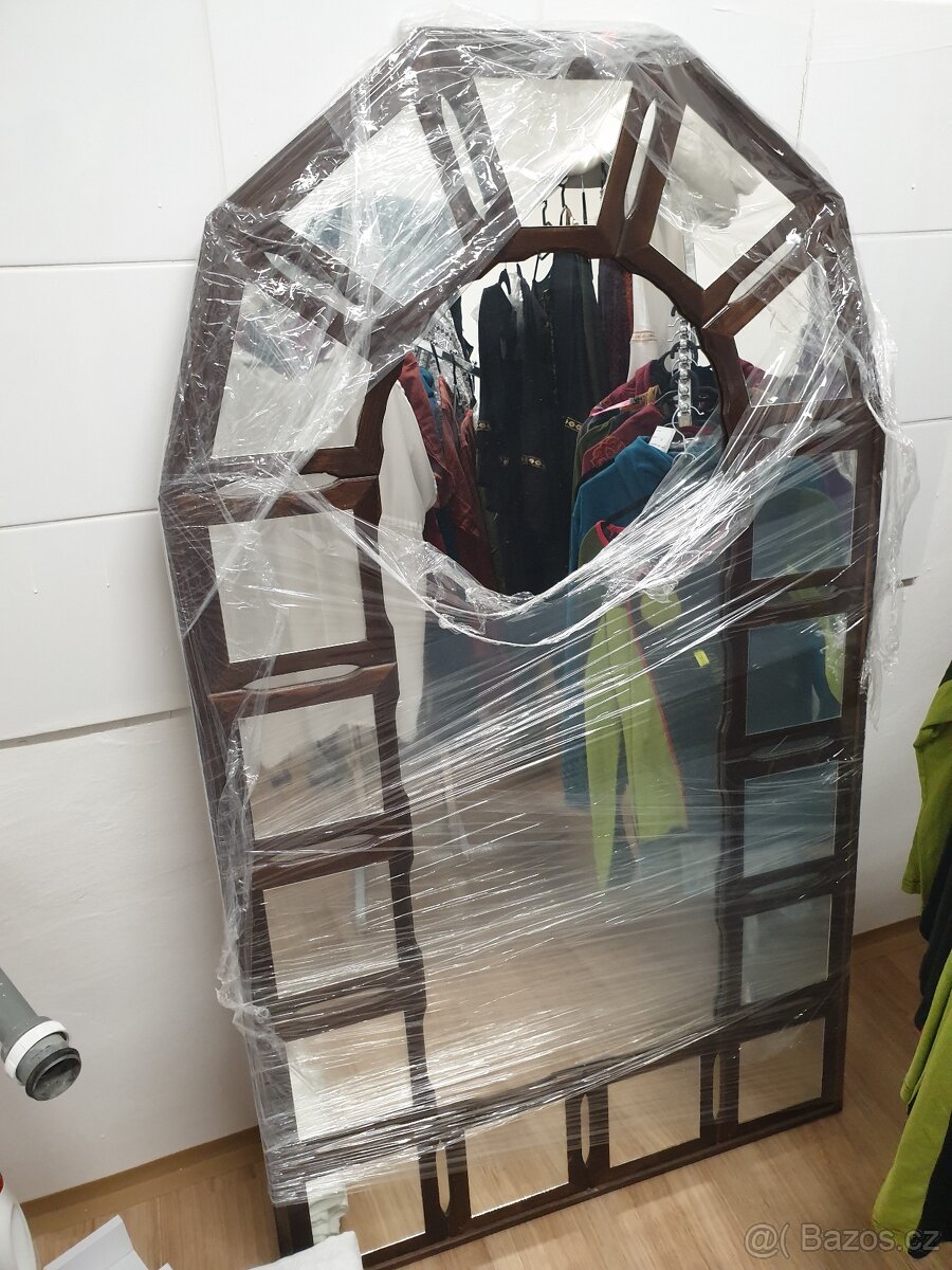 Velké zrcadlo interiérové