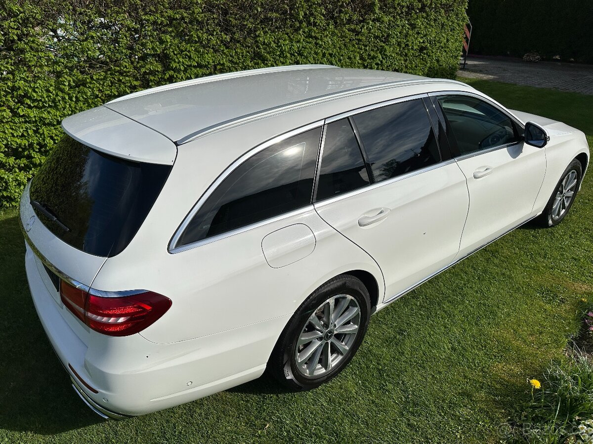 Mercedes E220d 4 matic 2018, původní a servisovaný stav