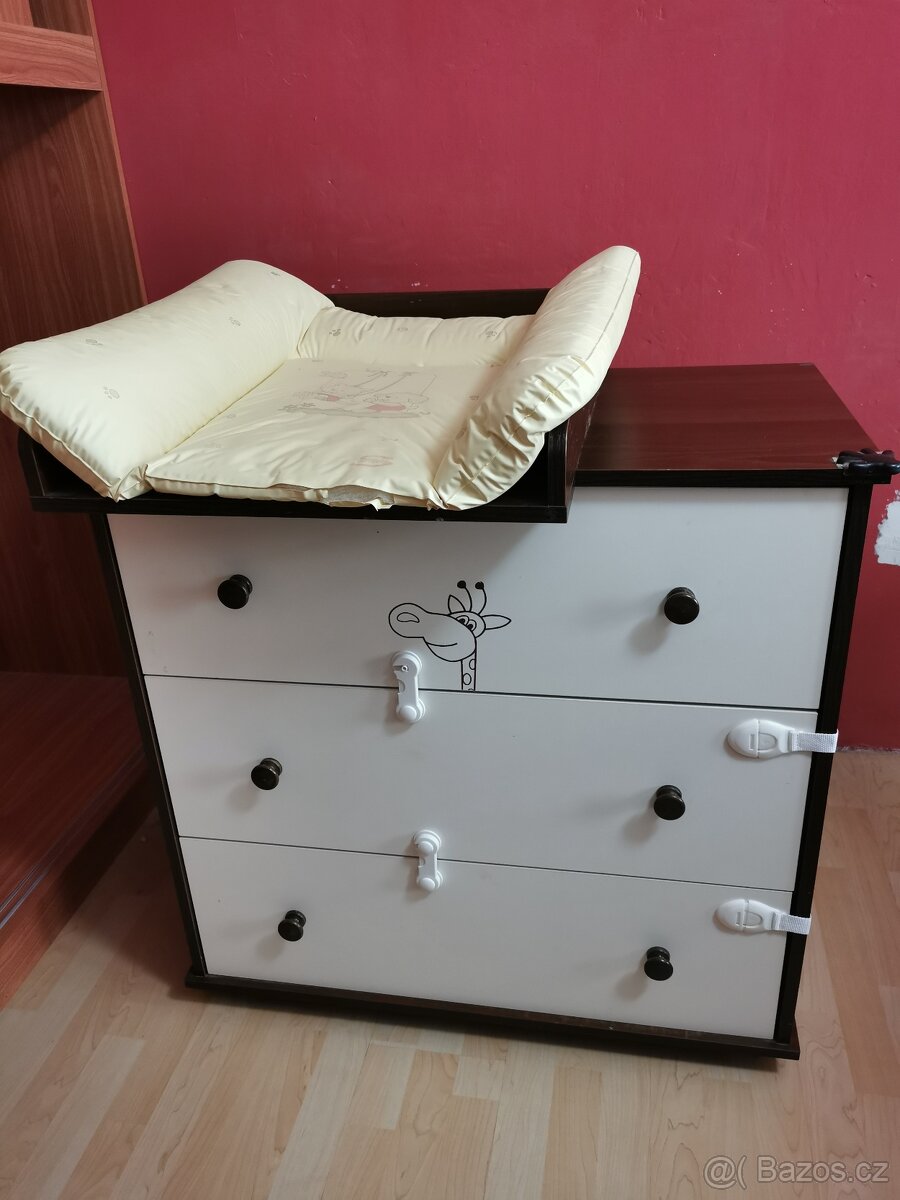 Přebalovací pult