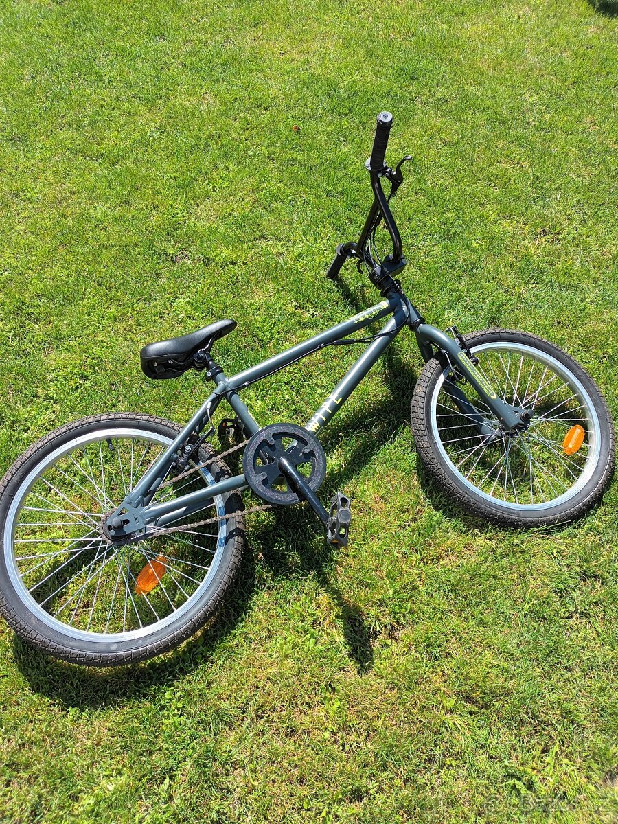 BMX 20" Wipe 300 - 2 zánovní kola skoro nepoužité + helma