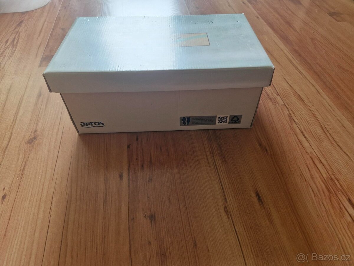 Lego mystery box s částmi Lega za čokoládu Toffifee