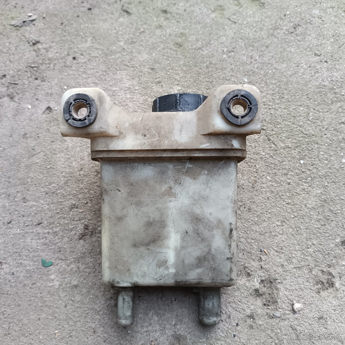 Alfa Romeo 156 nádobka serva