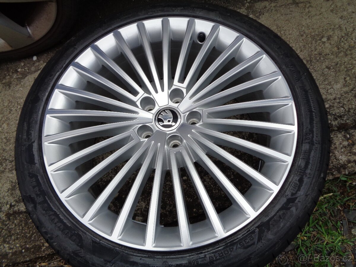 nový originál Škoda Superb 19 alu kola 5x112