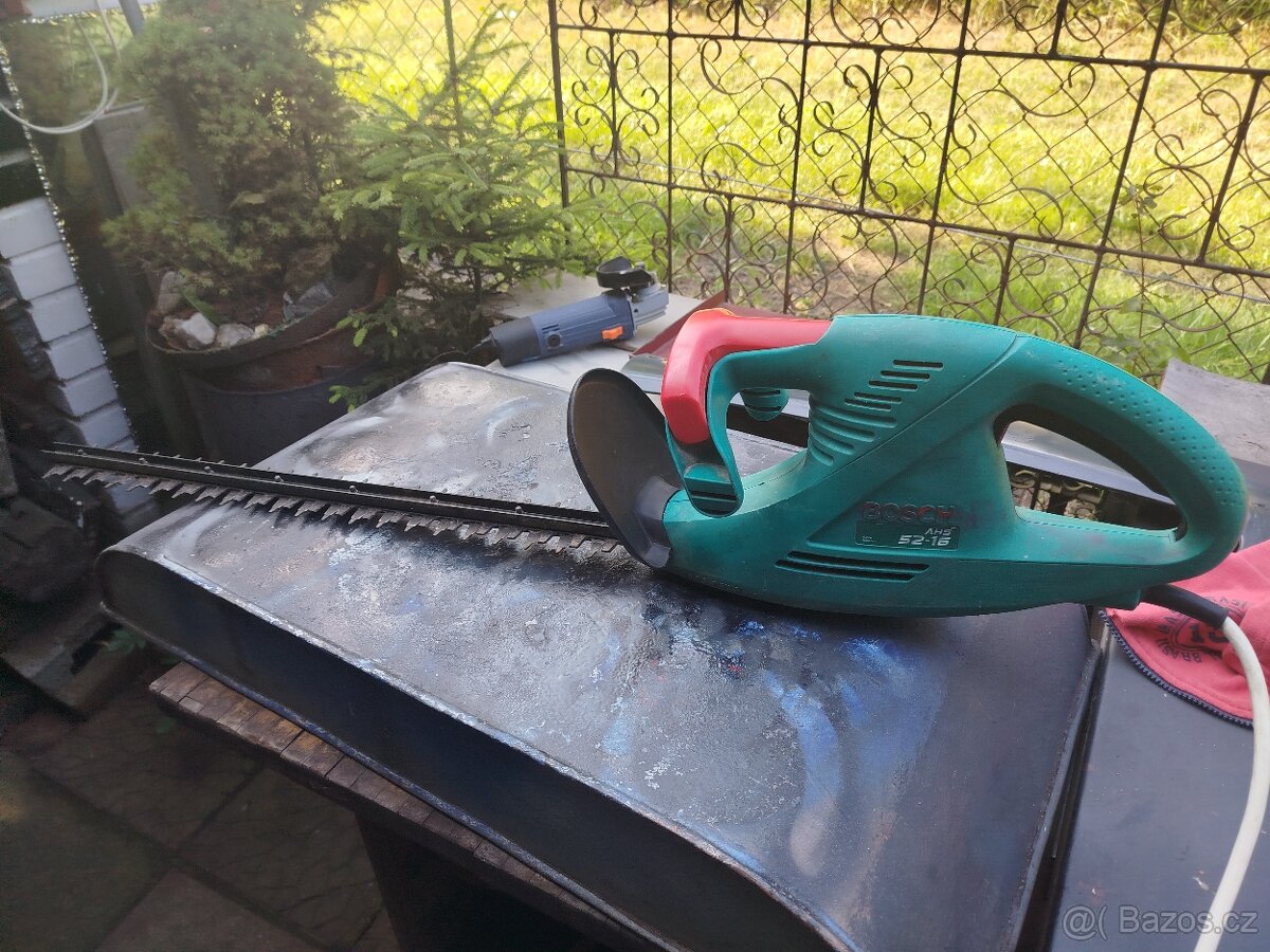 Elektrický plotostřih Bosch