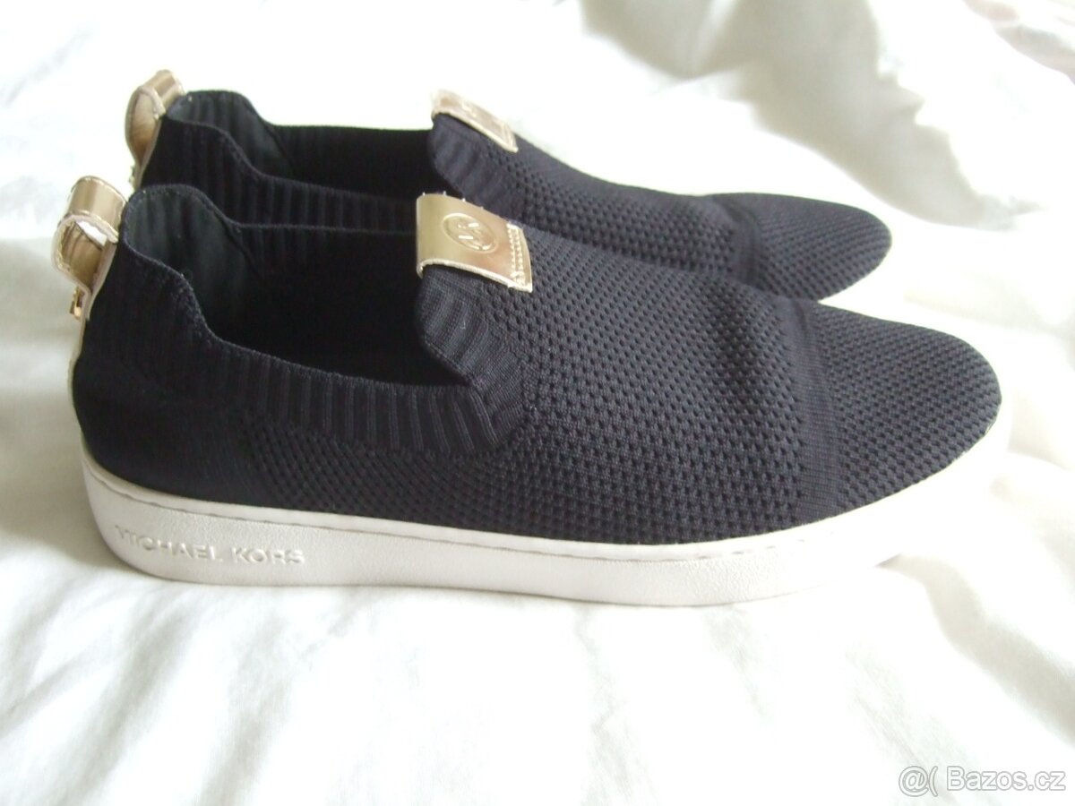 Espadrile.