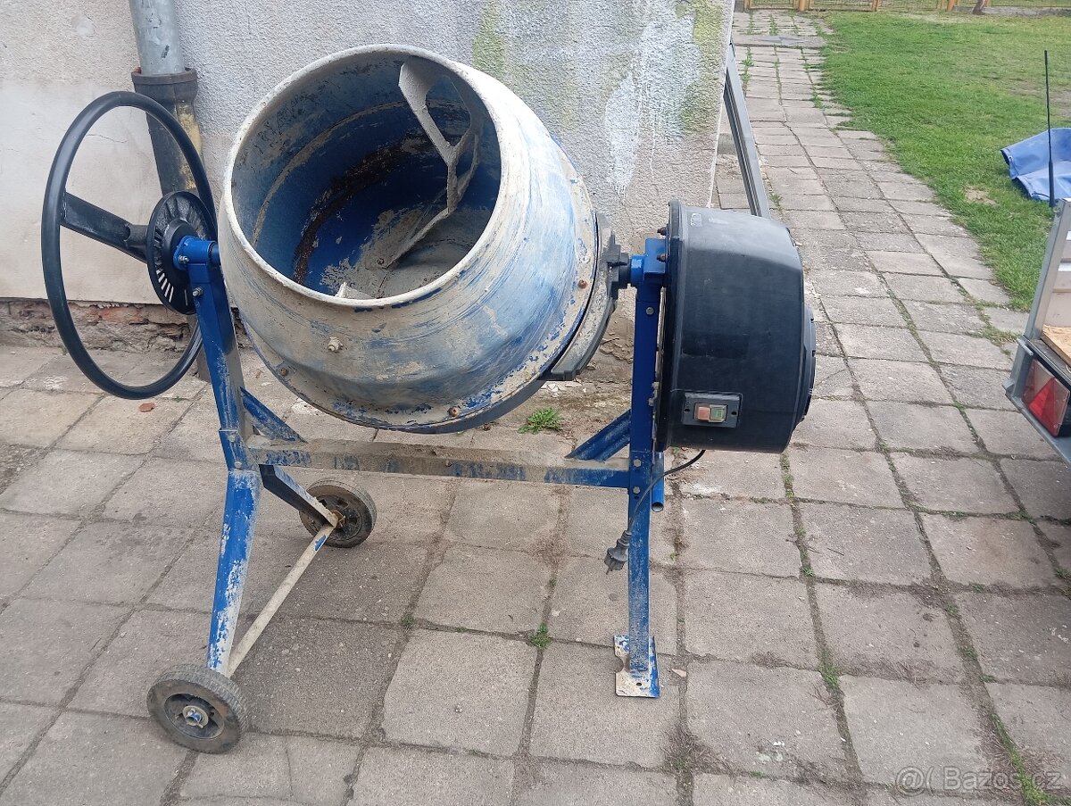 Míchačka k pronájmu