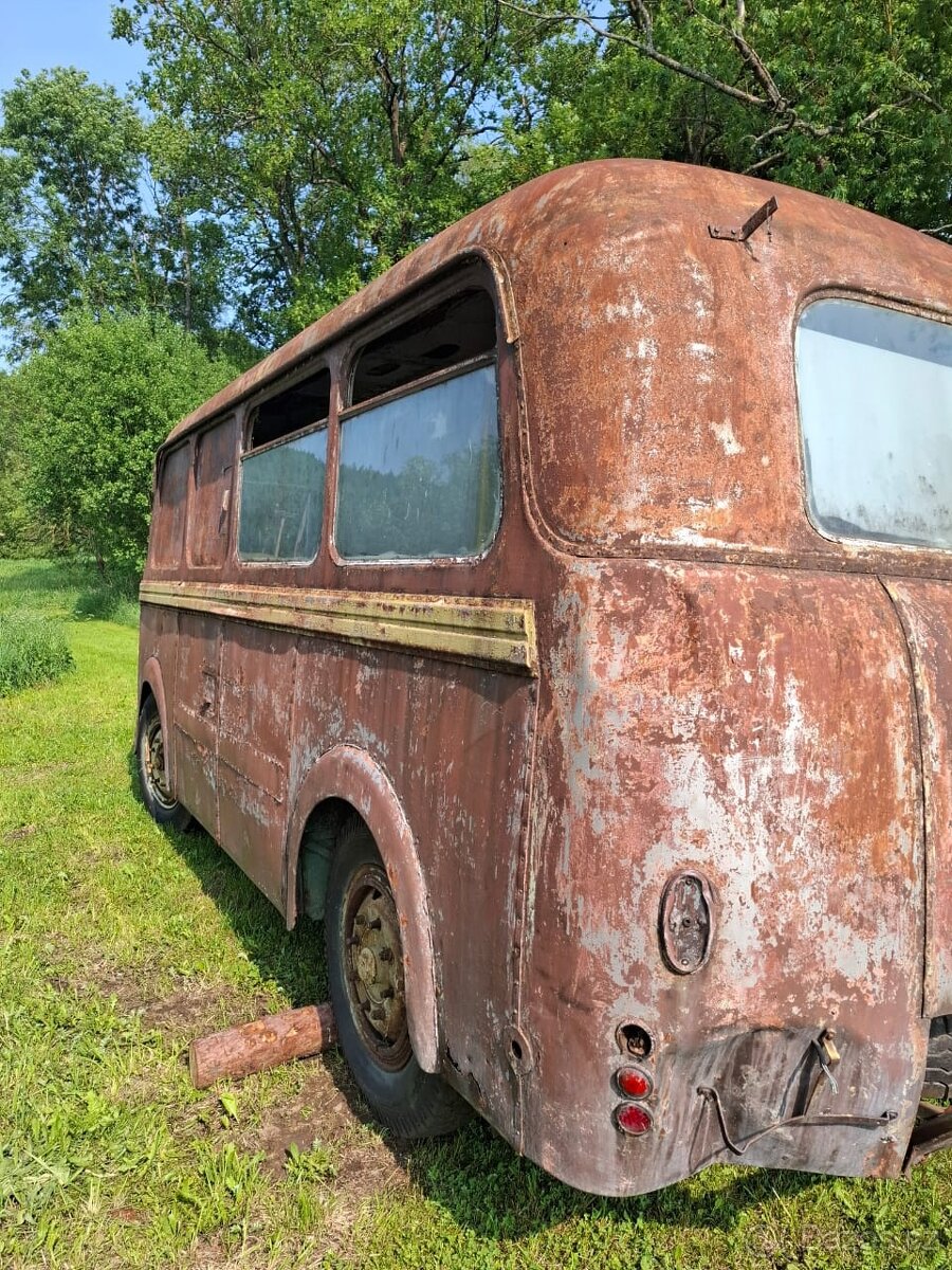 Karosa B 40