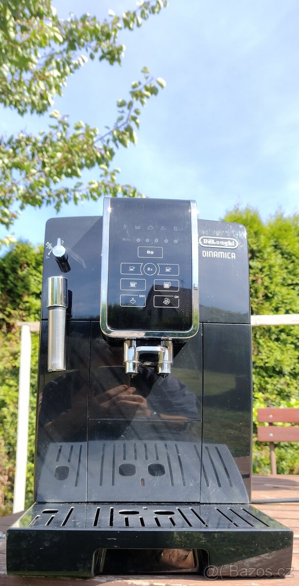 Automatický espresso kávovar DeLonghi Dinamica ECAM350.15 B