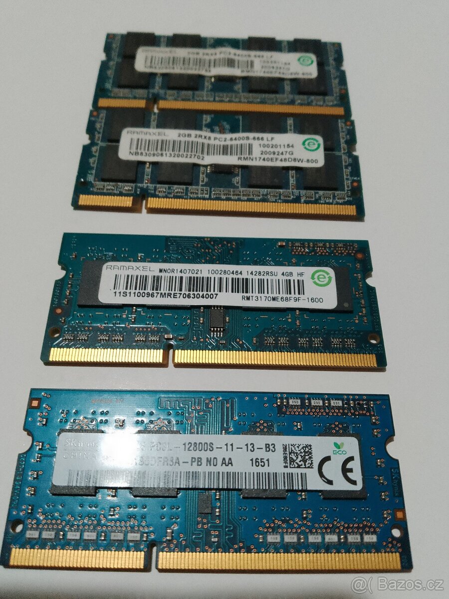RAM paměti 4GB a 2GB