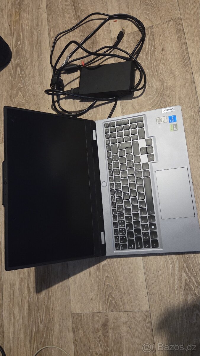 Lenovo LOQ 15IRX9 Luna Grey (záruka na 3 roky po registraci)