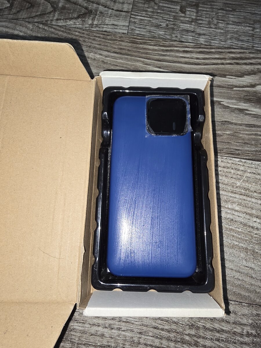 Powerbanka plně funkční USB nabíjení telefonu a USB c výstup