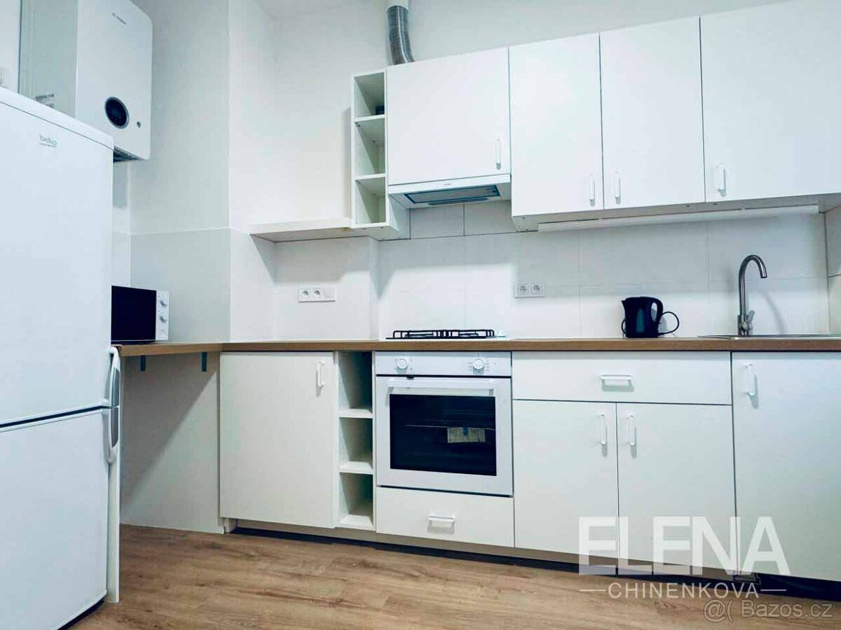 Pronájem bytu 2+kk 40 m² Vítězná, Karlovy Vary - Drahovice