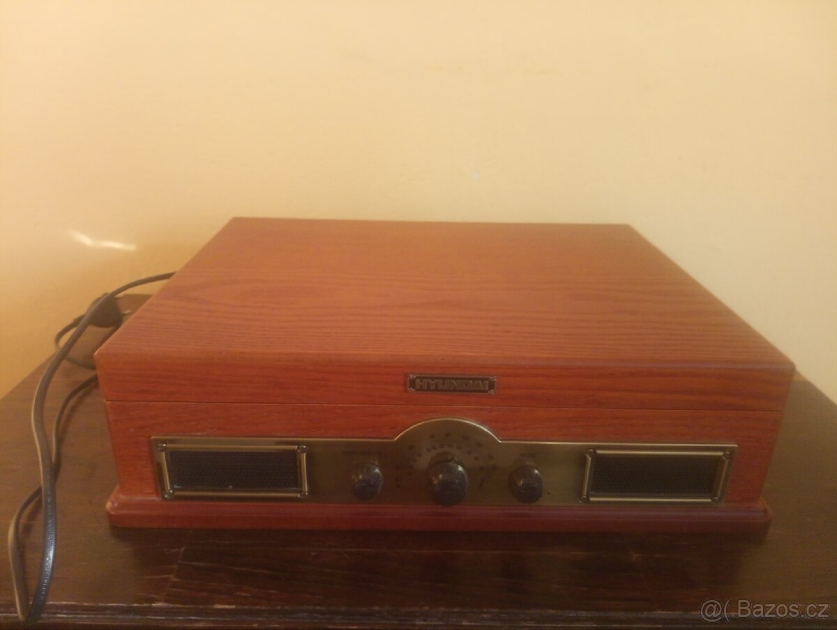 retro gramofon Hyundai RT 910 RIP