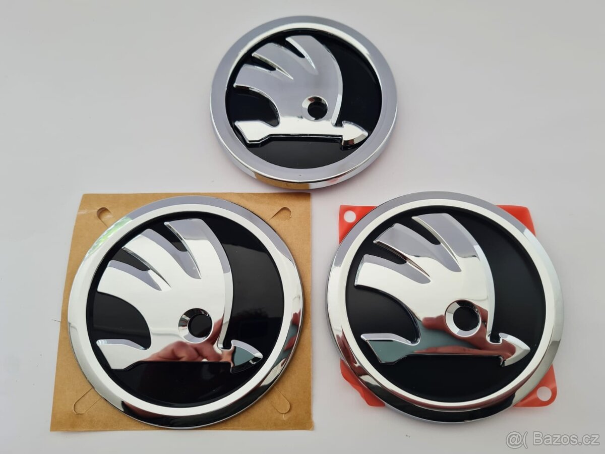 ŠKODA chromové emblémy / znaky / logo / rovný