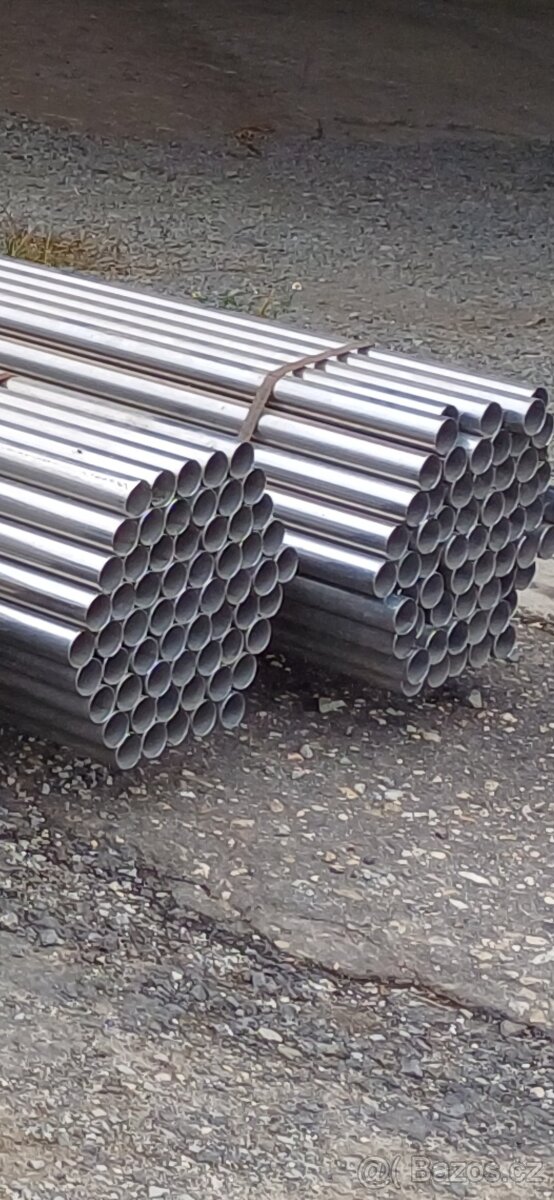 Nerezové, plotové sloupky/trubky