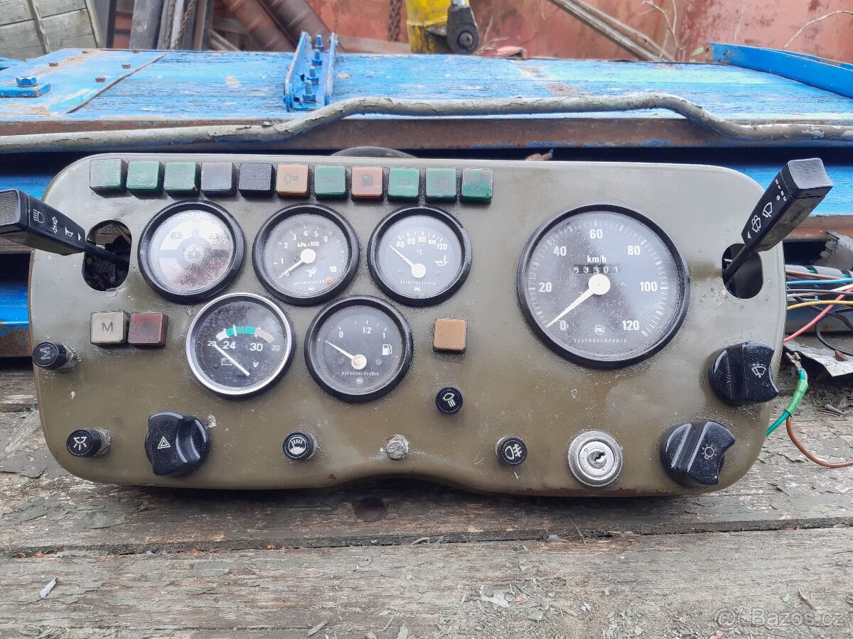 Palubní desku v3s M2