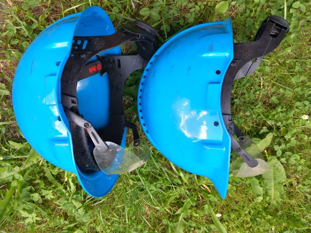 Pracovní přilba - 3M, odvětraná, kolečko, brýle