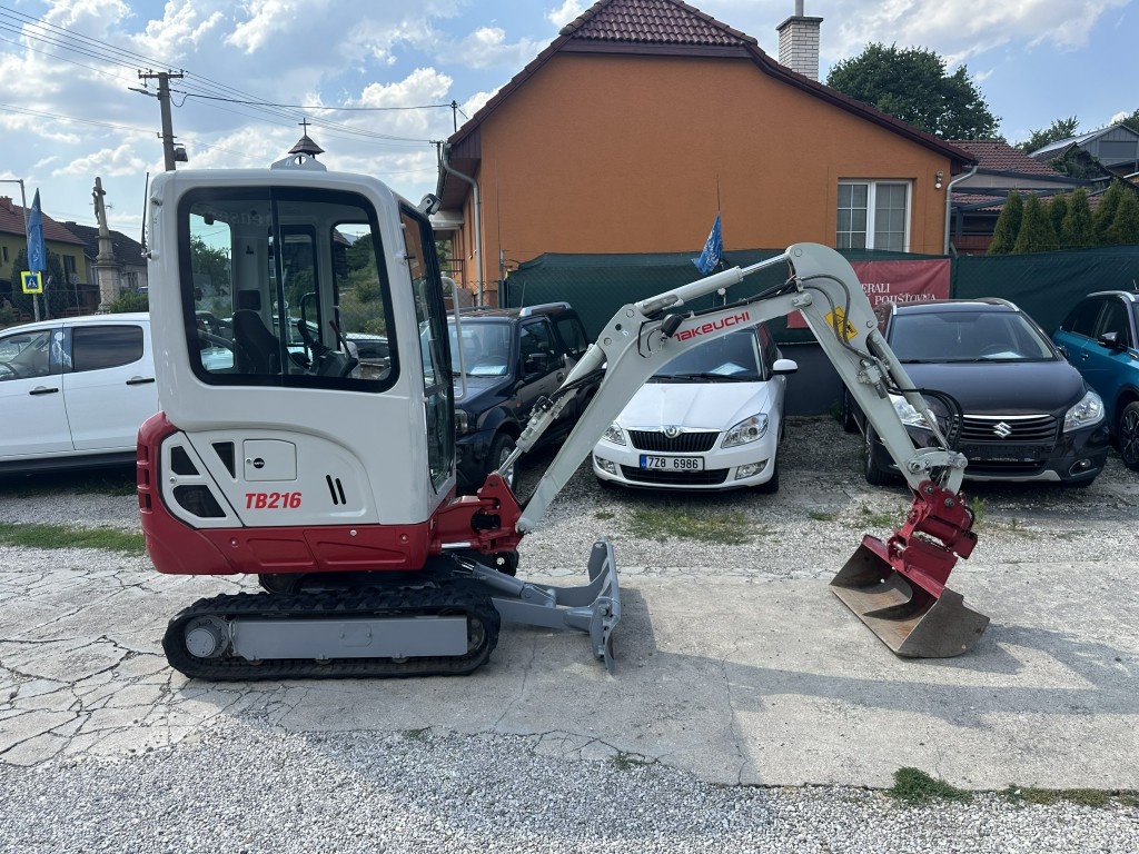 Bagr pásový Takeuchi TB216