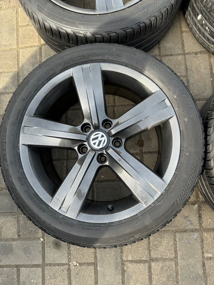 ORIGINÁL Alu Volkswagen Fontana R17, 5x112 - TOP STAV