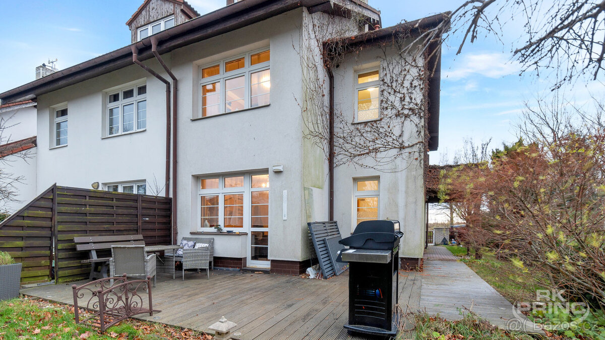 Prodej rodinný dům 5+kk, na pozemku 310 M2, Benice, Praha