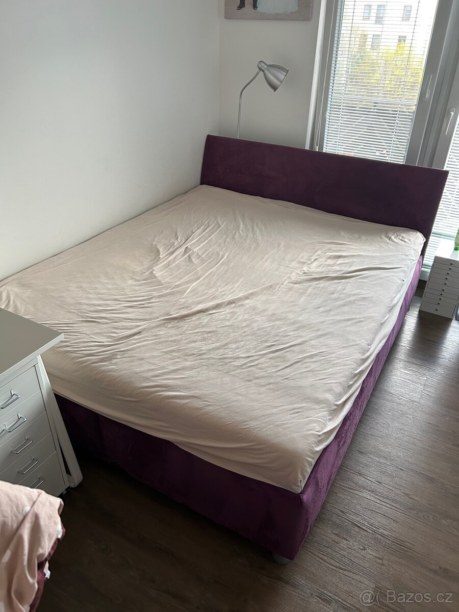 Prodam manzelska postel 160x200, vcetne rostu.