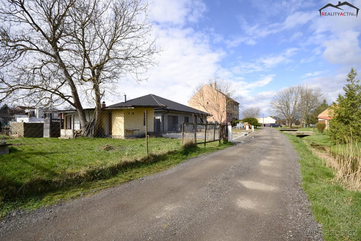 Prodej stavebního pozemku,CP 273m2, Bučovice-Kloboučky