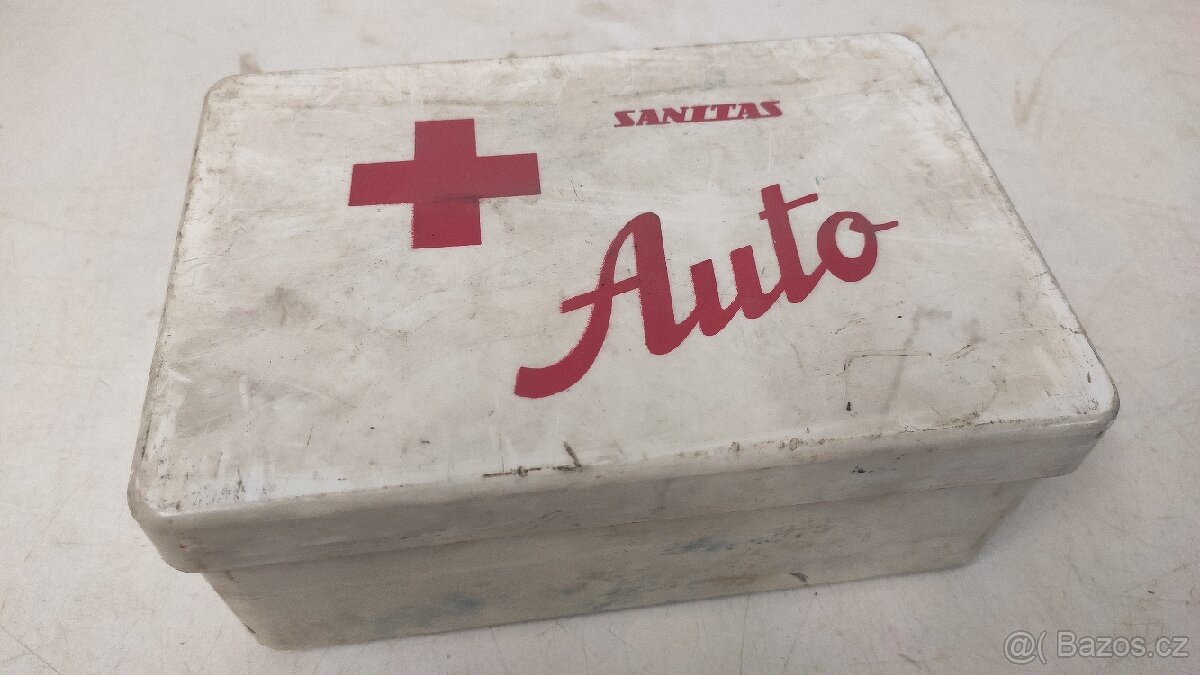 Retro autolékárnička původní obsah