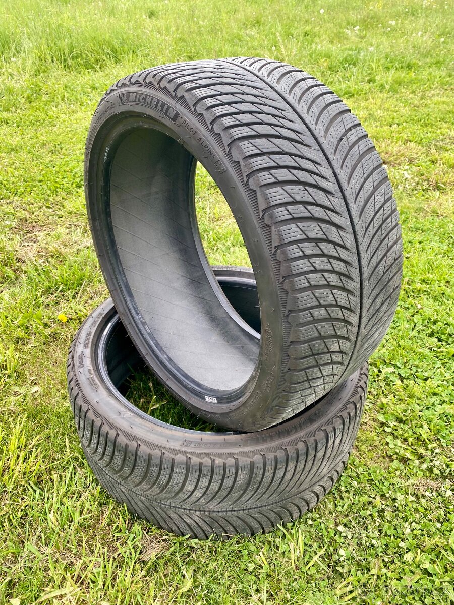255/35 R19 Pilot Alpin 5