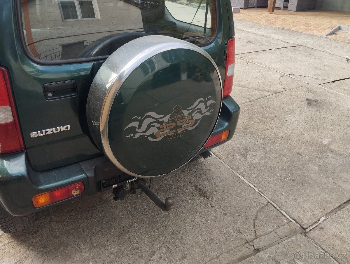 Kryt rezervy Suzuki Jimny