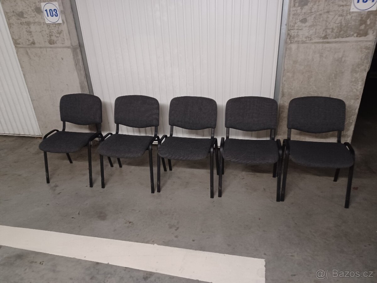 Židle stohovatelná
