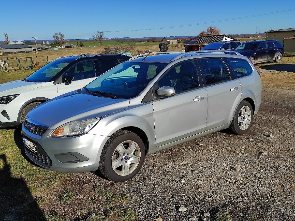 Prodám FORD FOCUS Kombi 2010 benzín