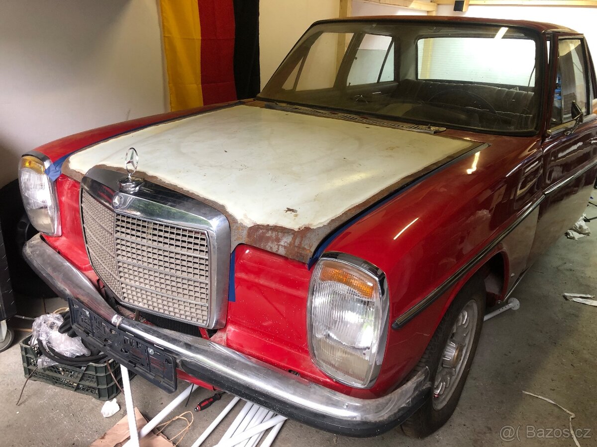 Mercedes Benz W115 220D
