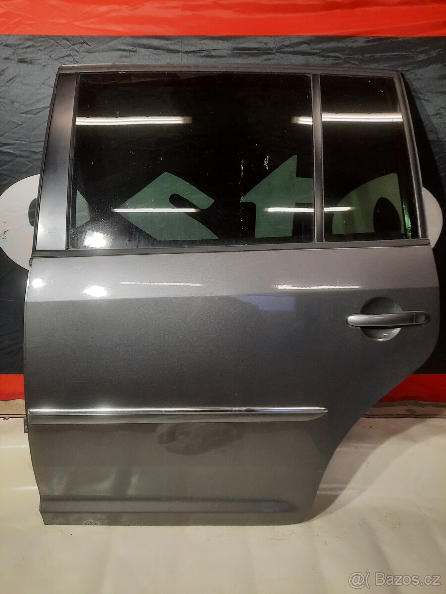 Levé zadní dveře vw touran 1t3