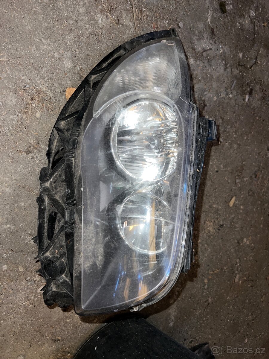 BMW e87 přední světlo